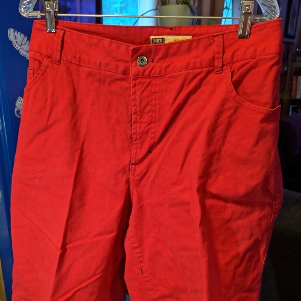NWOT Faded Glory Red shorts, 98% Cotton, Size 22W SHIPS FREE